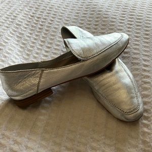 Dolce Vita Silver Metallic Loafer - Size 7